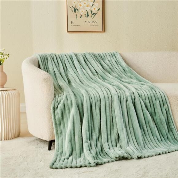 Super Soft Throw Blanket Sage Green Premium Silky Flannel Fleece Ribbed  50"x60" - Picture 5 of 6